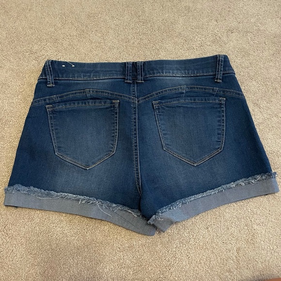 Jolt Denim Shorts - Picture 2 of 4